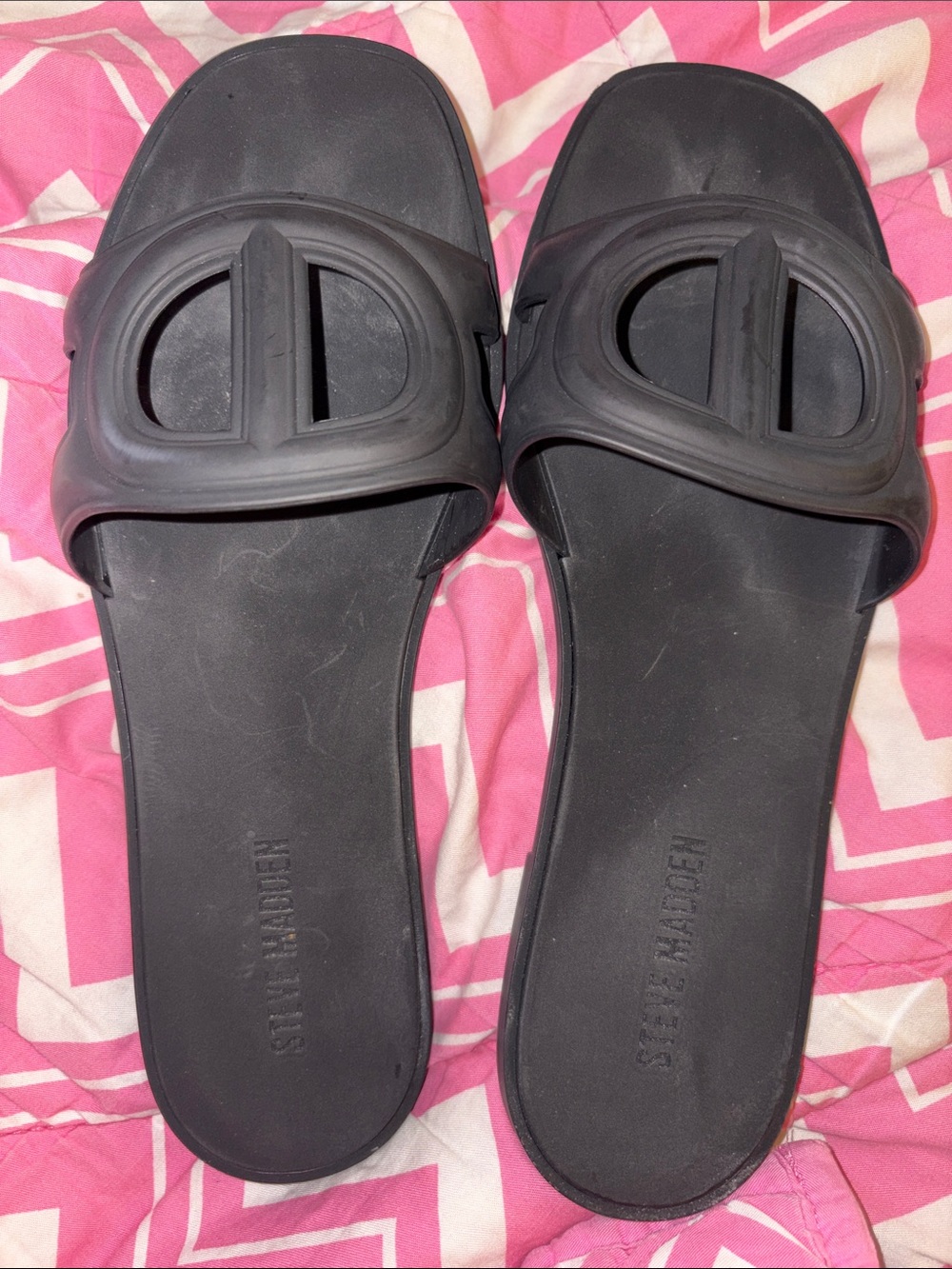 Steve Madden Black Rubber Logo Slide Sandals